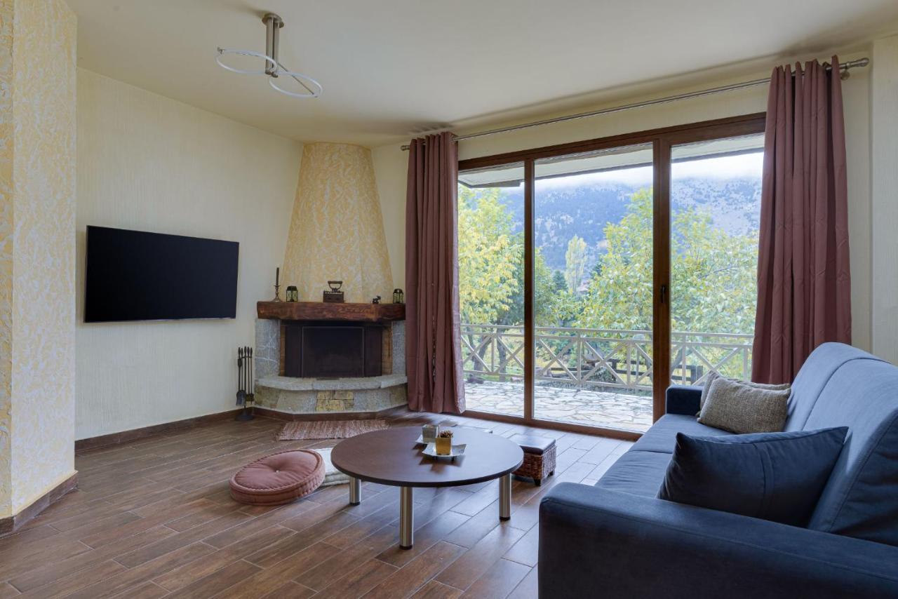 Parnassus Dreamwood Chalet Eptálofos المظهر الخارجي الصورة