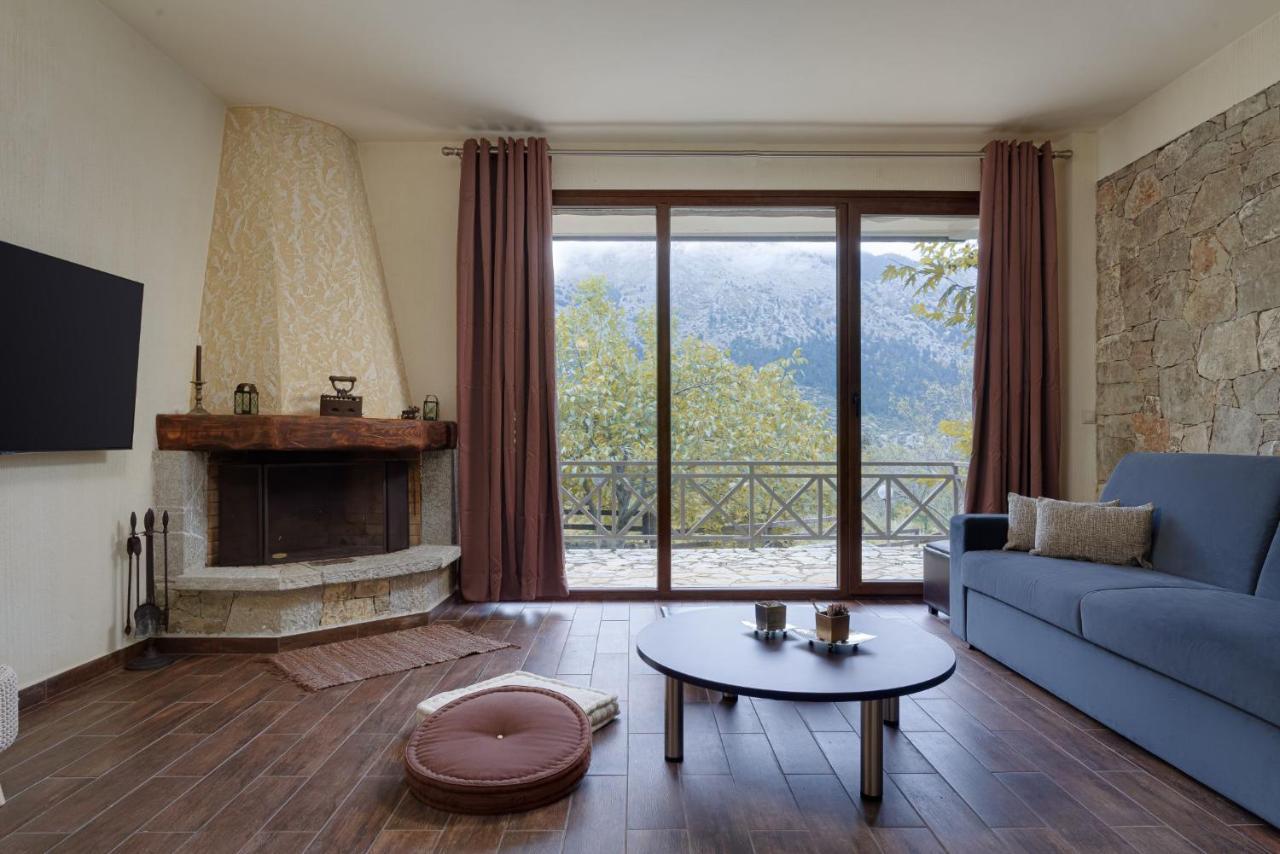 Parnassus Dreamwood Chalet Eptálofos المظهر الخارجي الصورة