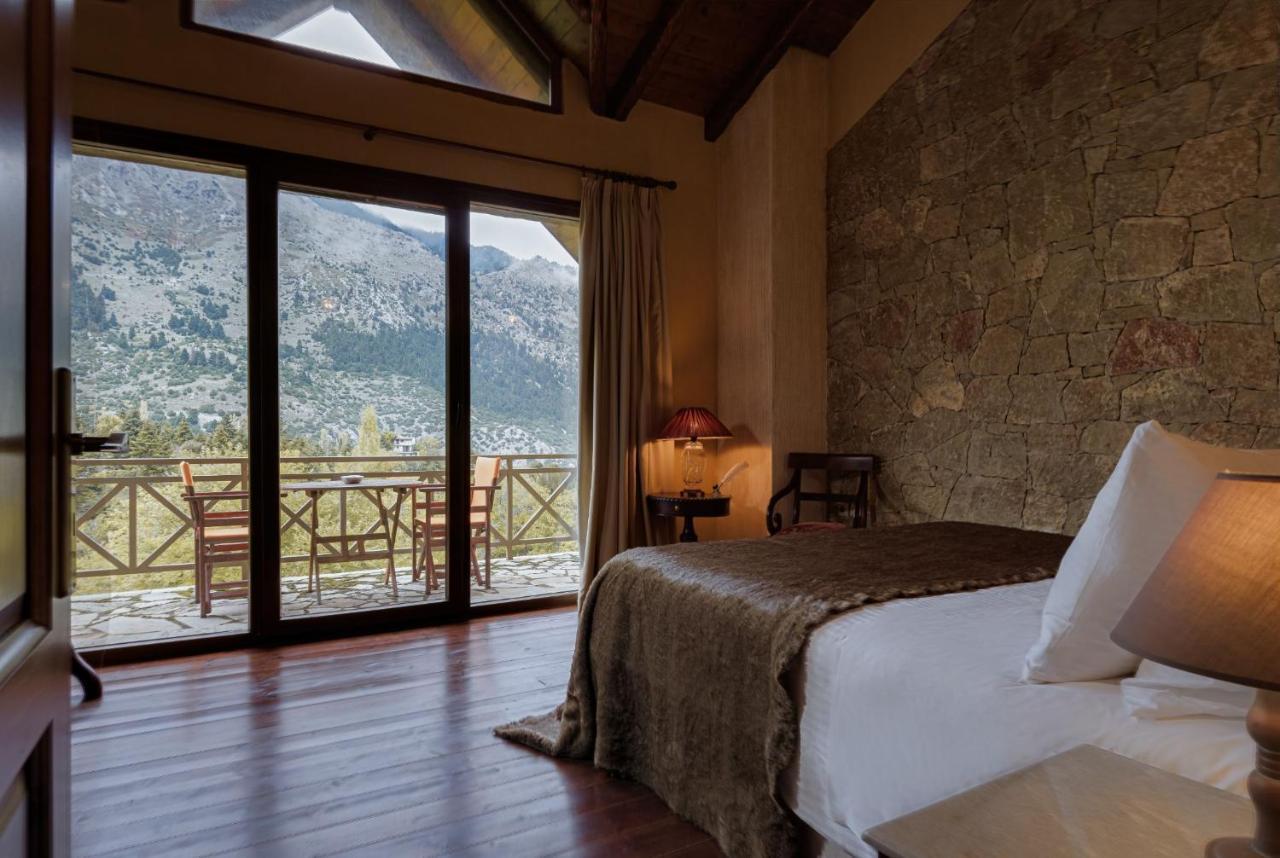 Parnassus Dreamwood Chalet Eptálofos المظهر الخارجي الصورة